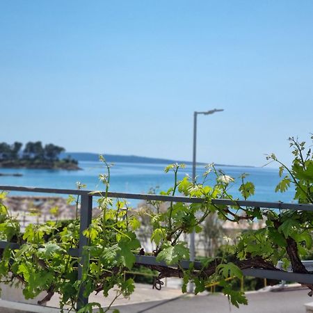 Apartment Lucka Раб Екстериор снимка