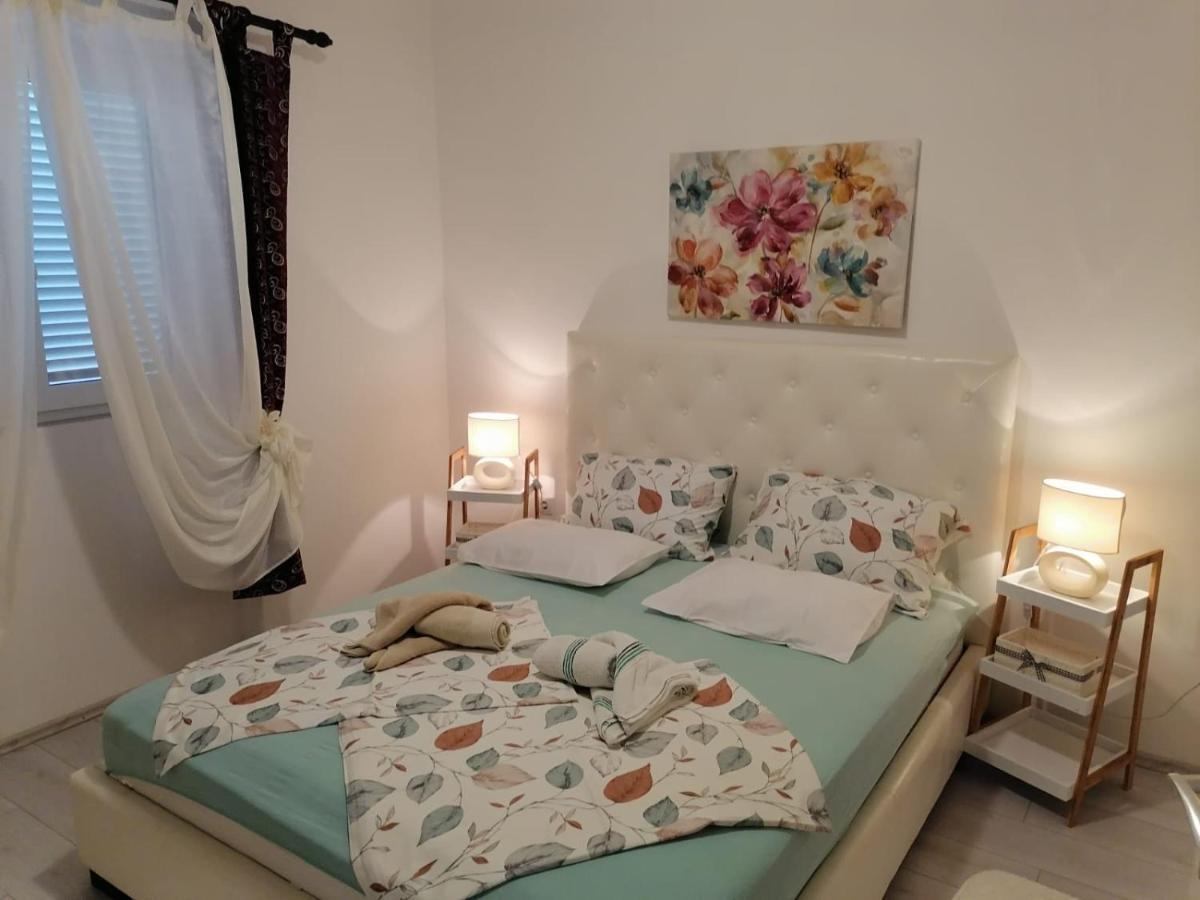 Apartment Lucka Раб Екстериор снимка