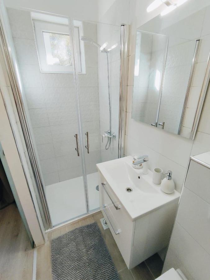 Apartment Lucka Раб Екстериор снимка