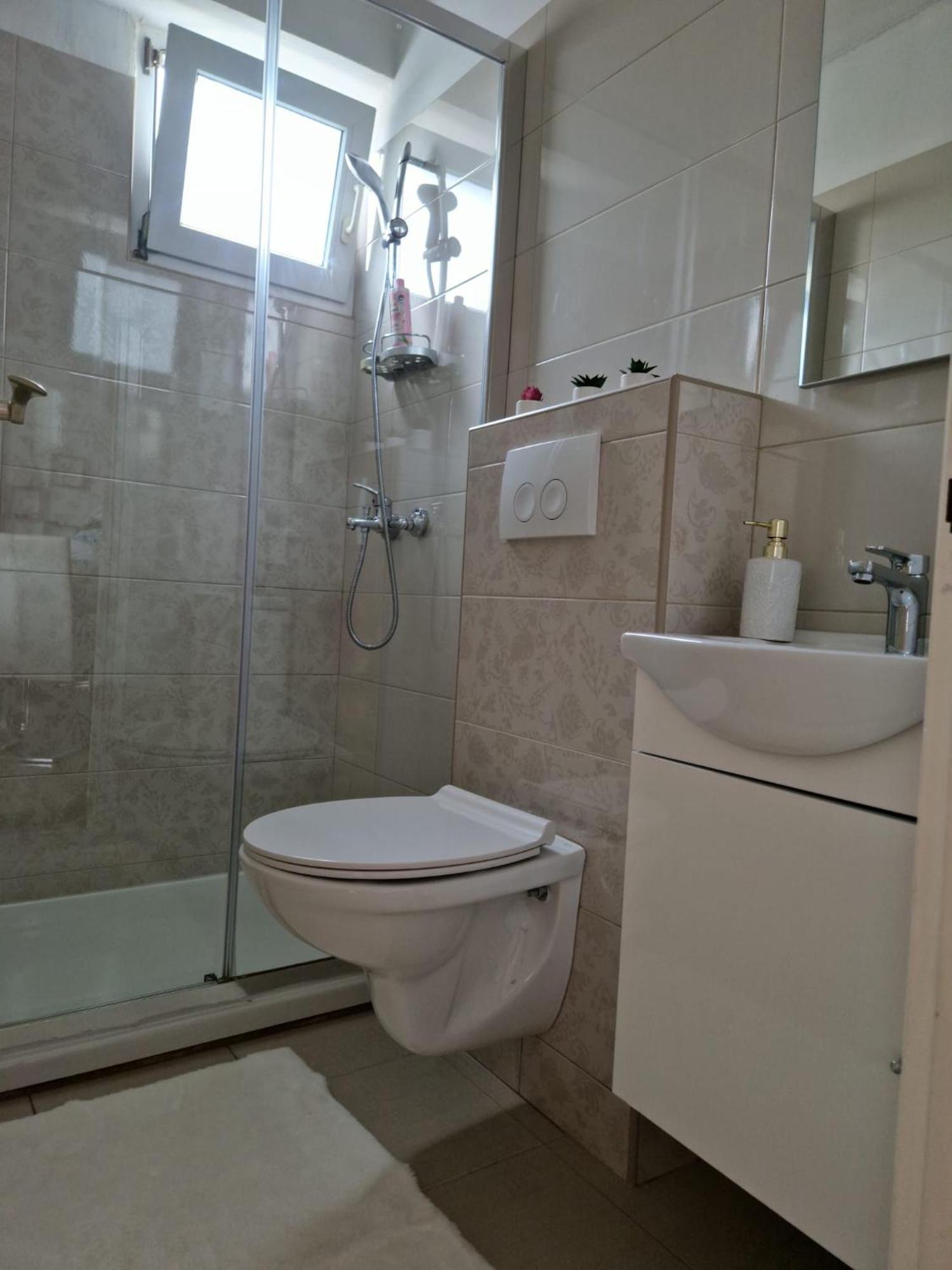 Apartment Lucka Раб Екстериор снимка